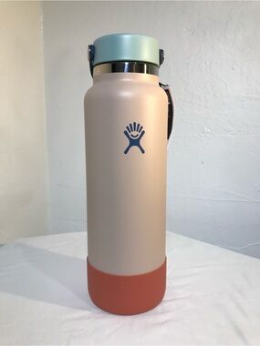 Hydro Flask Cotton Candy Special Edition Tillys 40 Oz NWT